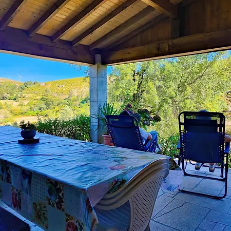 Casa Da Fonte - Branda Da Aveleira Ferienhaus Melgaço